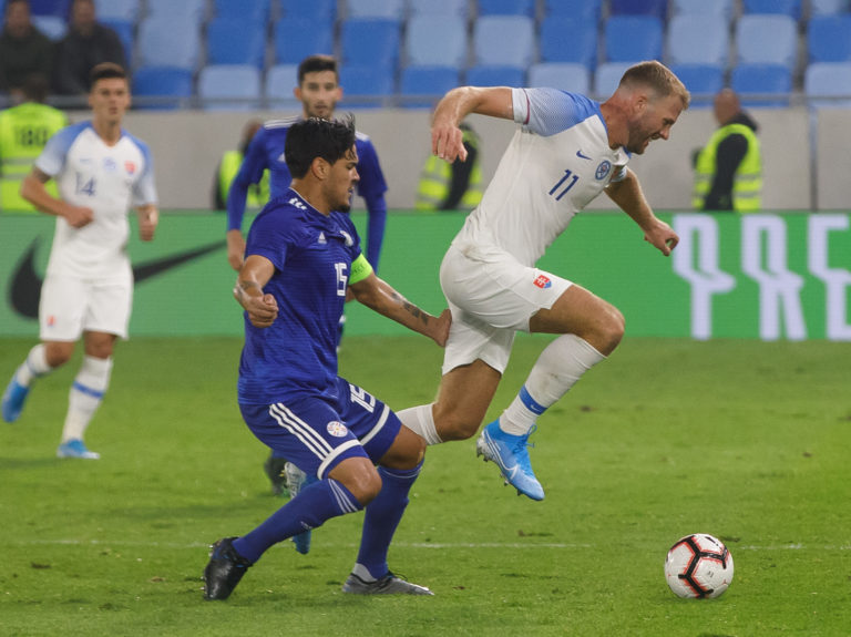 FUTBAL: Slovensko - Paraguaj, Gustavo Gómez, Adam Nemec
