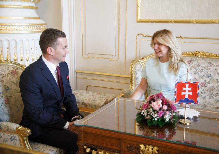 Miroslav Hlivák, Zuzana Čaputová