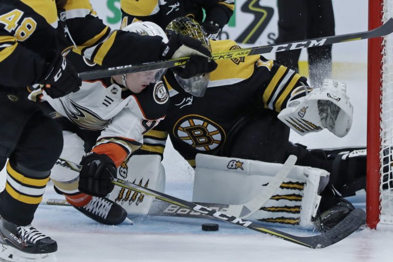 Jaroslav Halák, NHL, Boston Bruins