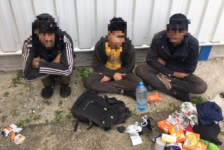 migranti, kamión