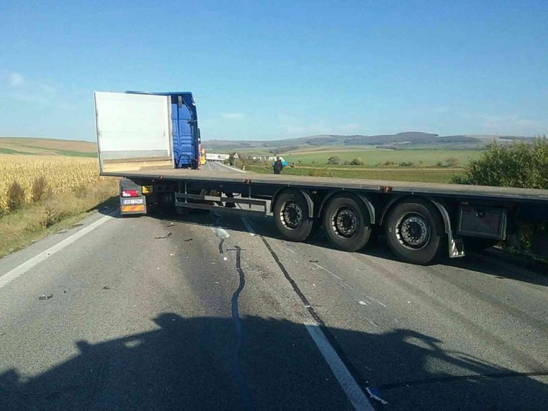 Rovensko, nehoda, kamión, osobné auto