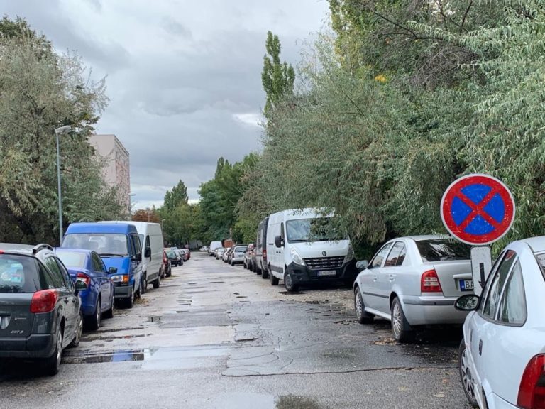 Parkovanie na Podnikovej ulici