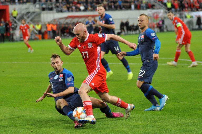 Slovensko - Wales, kvalifikácia o postup na ME 2020, Norbert Gyömbér, Jonny Williams