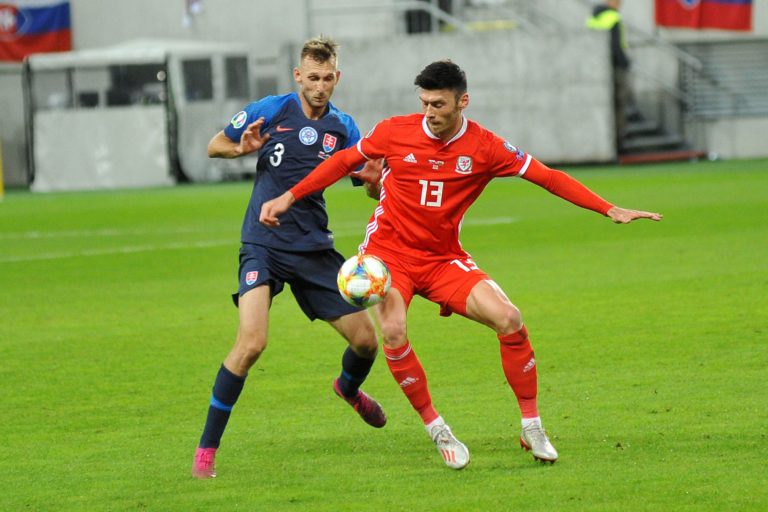 Slovensko - Wales, kvalifikácia o postup na ME 2020, Norbert Gyömbér, Kieffer Moore