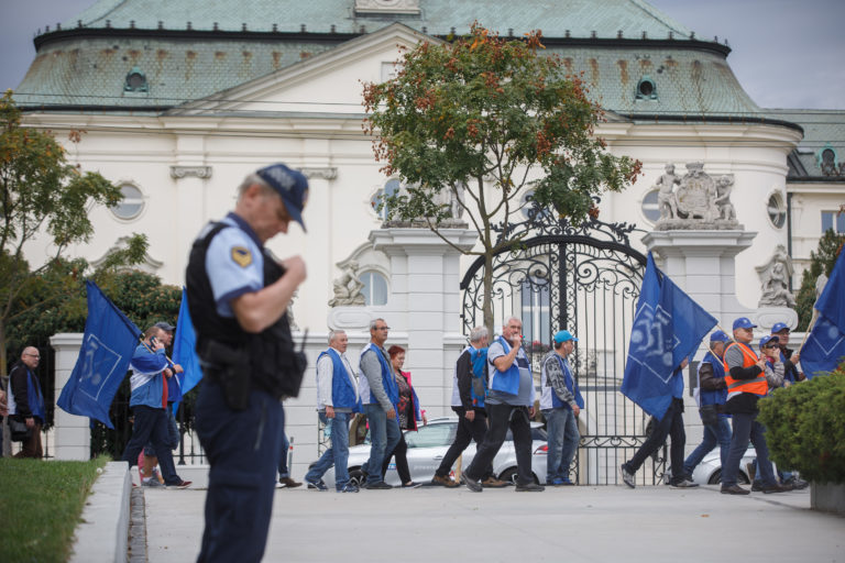 zhromaždenie za zvýšenie minimálnej mzdy