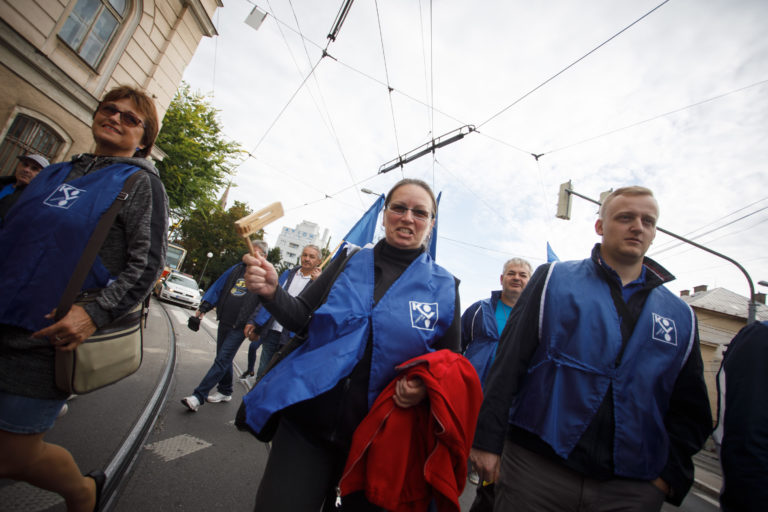 zhromaždenie za zvýšenie minimálnej mzdy