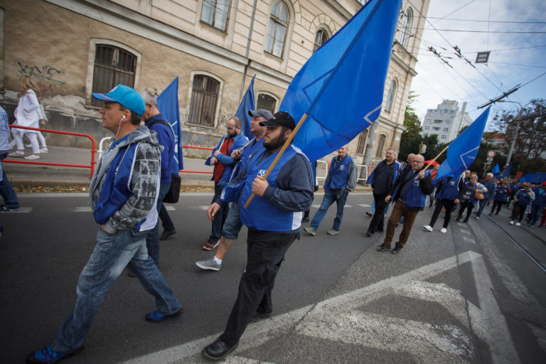 zhromaždenie za zvýšenie minimálnej mzdy