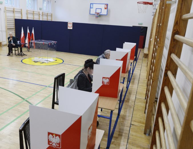 parlamentné voľby v Poľsku, volebná miestnosť, Varšava