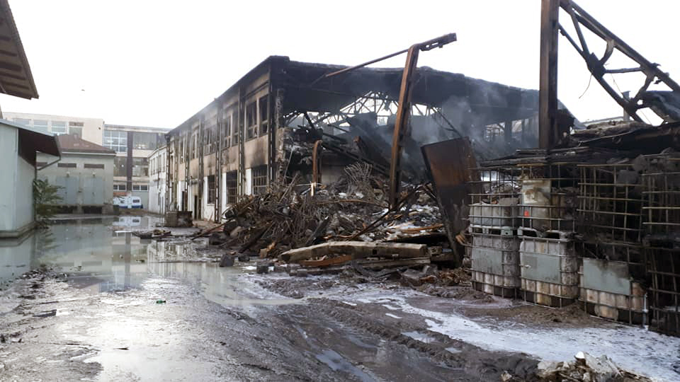 HASIČI: Hasili skládku odpadu v Trnave celú noc
