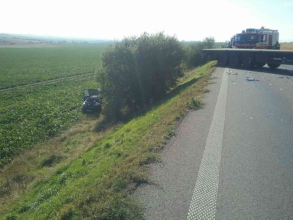 Rovensko, nehoda, kamión, osobné auto