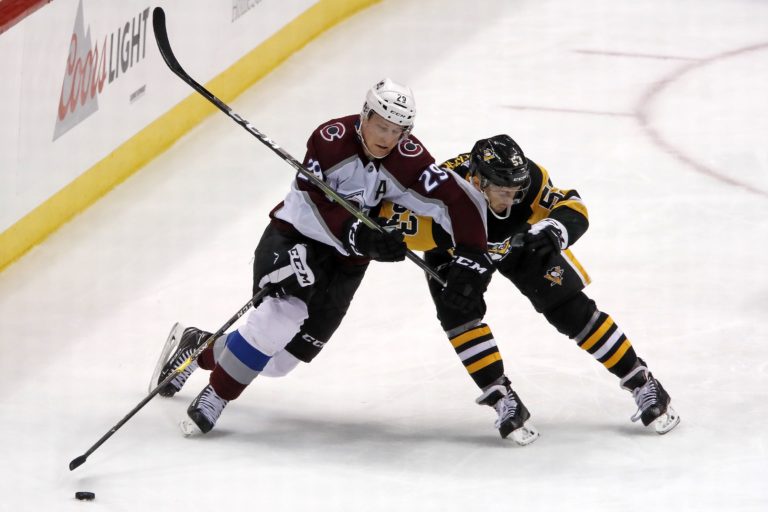 Teddy Blueger, Nathan MacKinnon, NHL, Pittsburgh Penguins, Colorado Avalanche