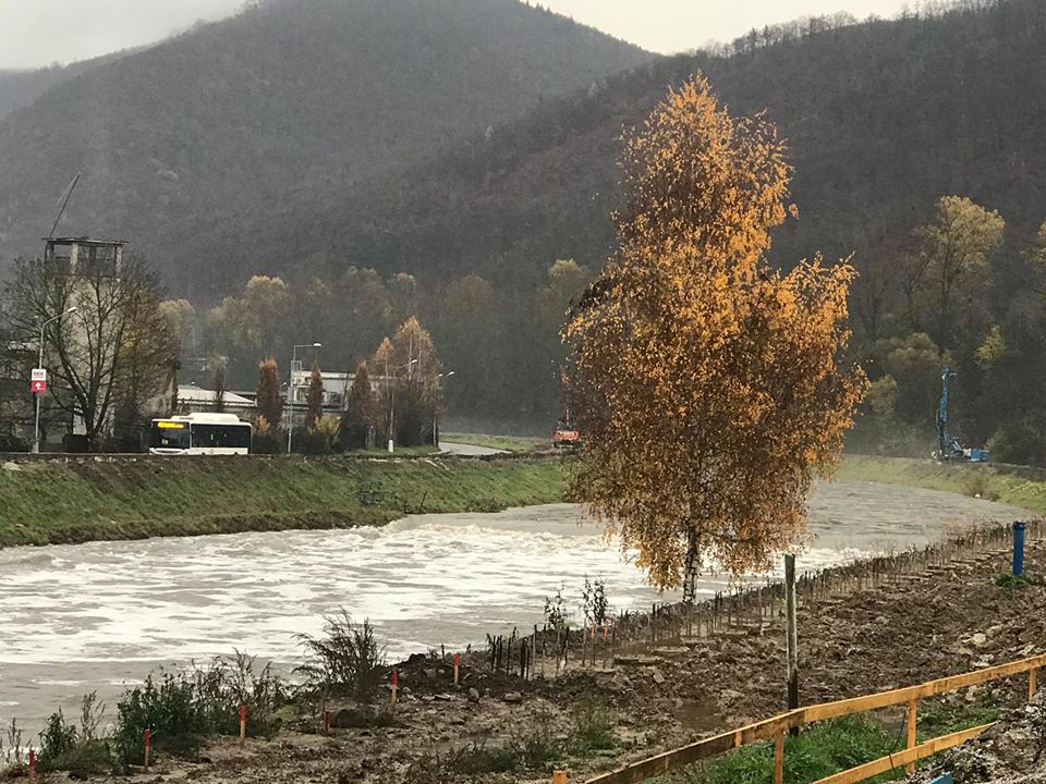 Hron, Banská Bystrica, pena