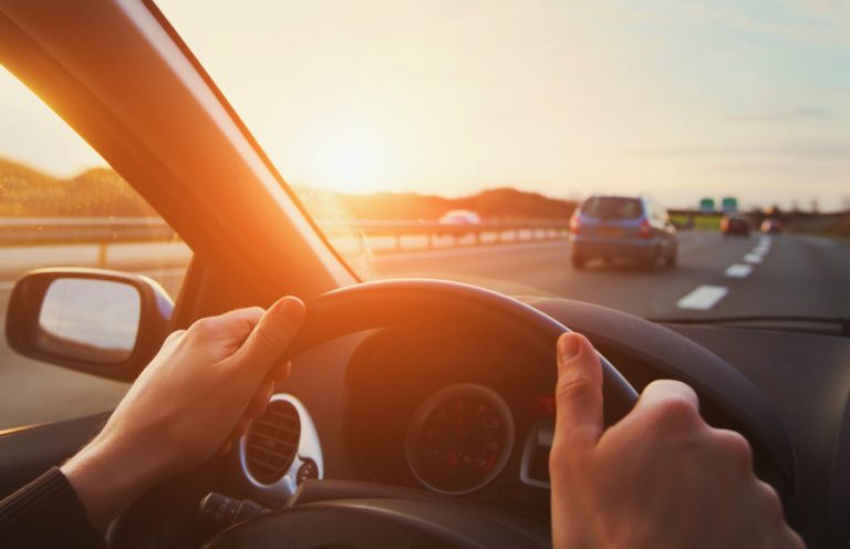 Auto, diaľnica, cesta