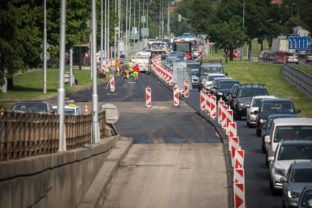 Bratislava zažíva historické dopravné obmedzenia
