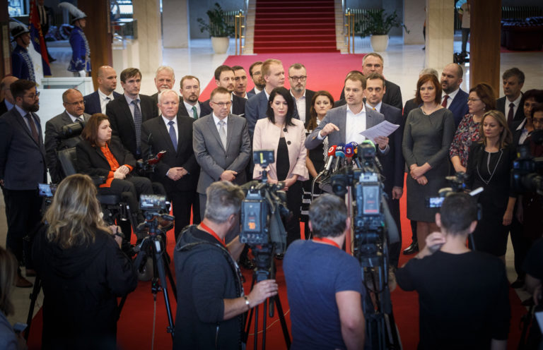 OPOZÍCIA: Reakcia na neschválenie rokovaní zákonov