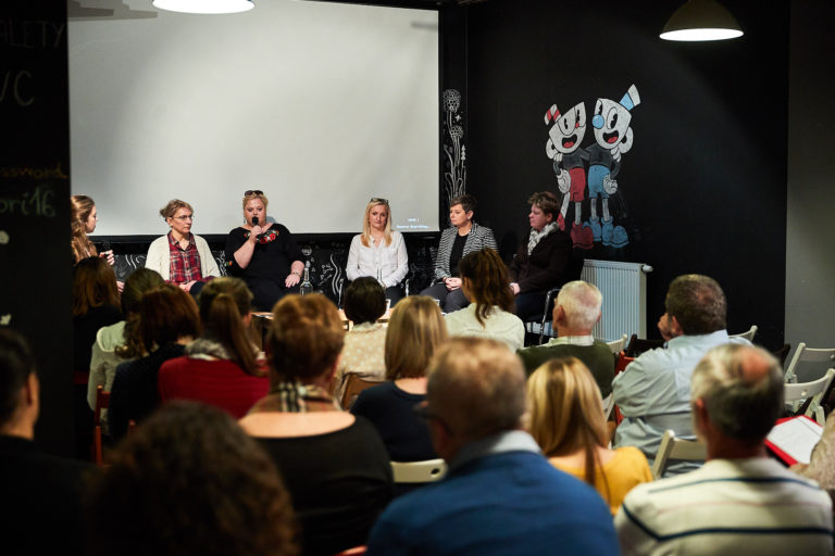 Konferencia inspirujsa_diskusia_2018.jpg