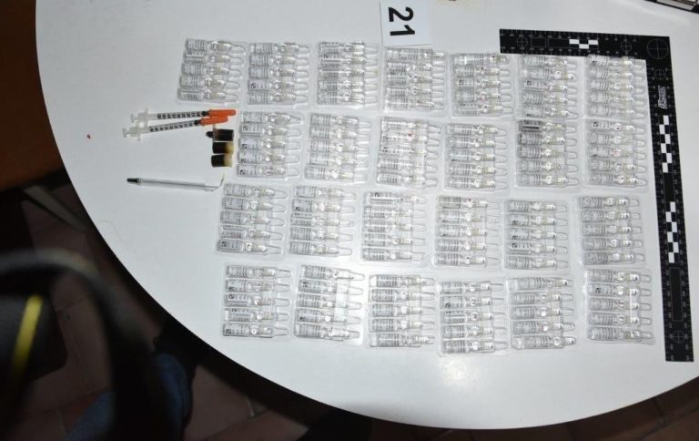POLÍCIA: Pri domovej prehliadke našli drogy