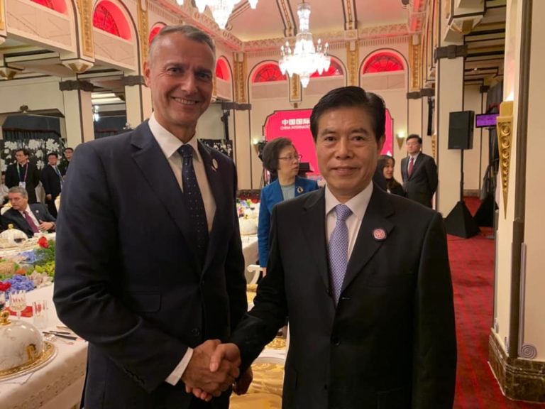 Zhong Shan, Richard Raši