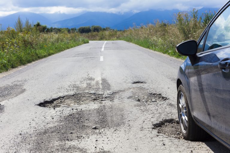 Cestári tento rok neopravia ani km ciest z balíka peňazí, ktoré mala nad rámec rozpočtu