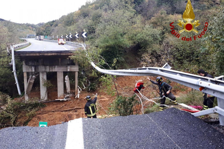 Taliansko, pád diaľničného viaduktu