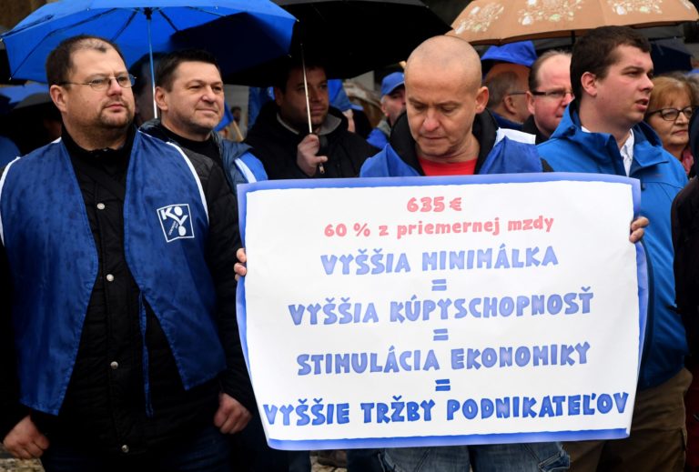 Protest odborárov, vyššie mzdy