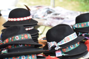ľudové klobúky, folklór
