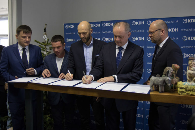 OPOZÍCIA: Podpísala Pakt o neútočení