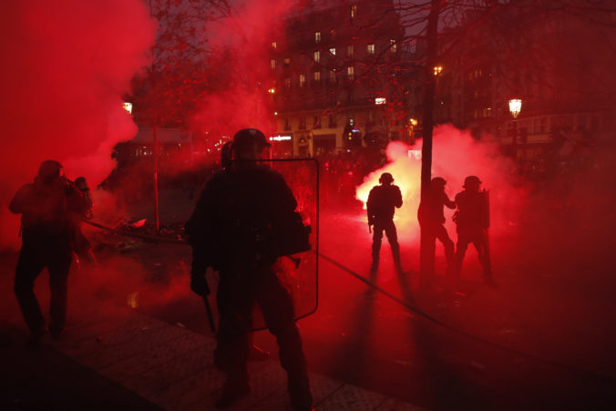 Paríž štrajk demonštranti