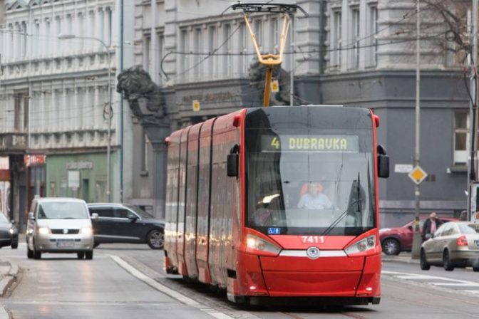 Už tento štvrtok by mohli začať premávať električky do Karlovej Vsi