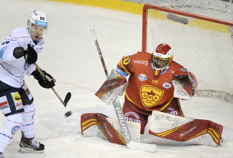 Matej Tomek, Lane Scheidl, HK Nitra, HK Dukla Trenčín, Tipsport liga