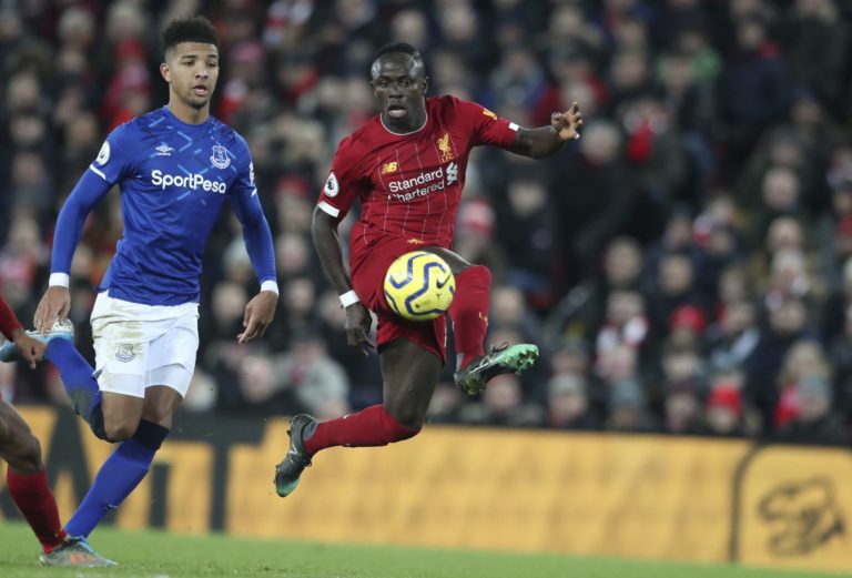 Sadio Mane, Mason Holgate, Premier League, FC Liverpool, Everton