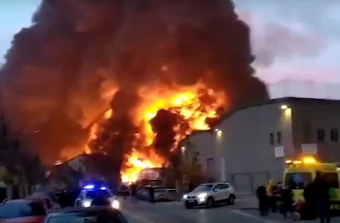 Požiar, chemická továreň, Španielsko
