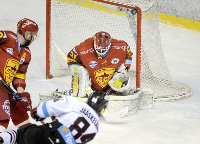 HOKEJ TL: Trenčín - Banská Bystrica