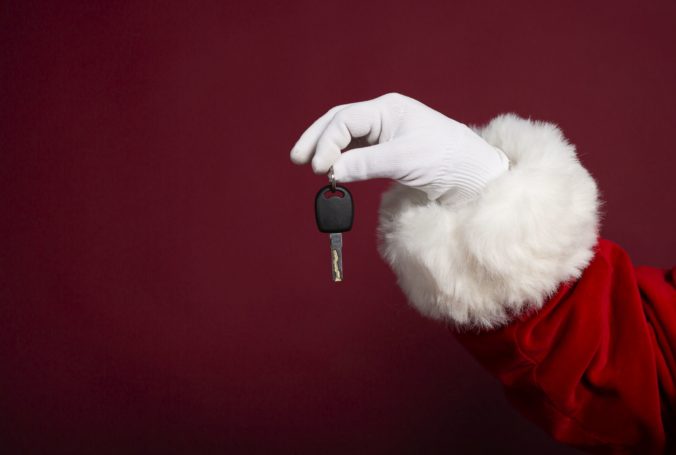 Pri kúpe auta pod vianočný stromček, si dajte pozor na podvodníkov