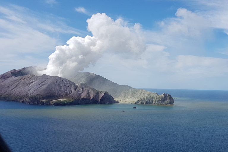 Nový Zéland, erupcia sopky White Island