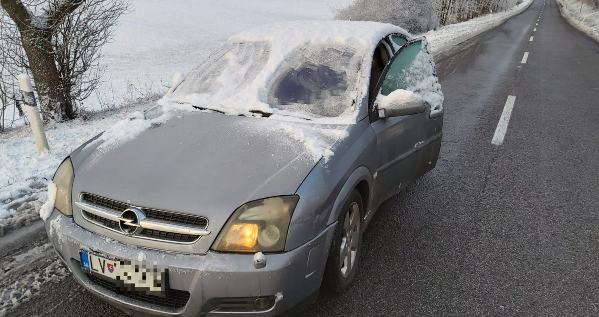 Zasnežené auto, pokuta