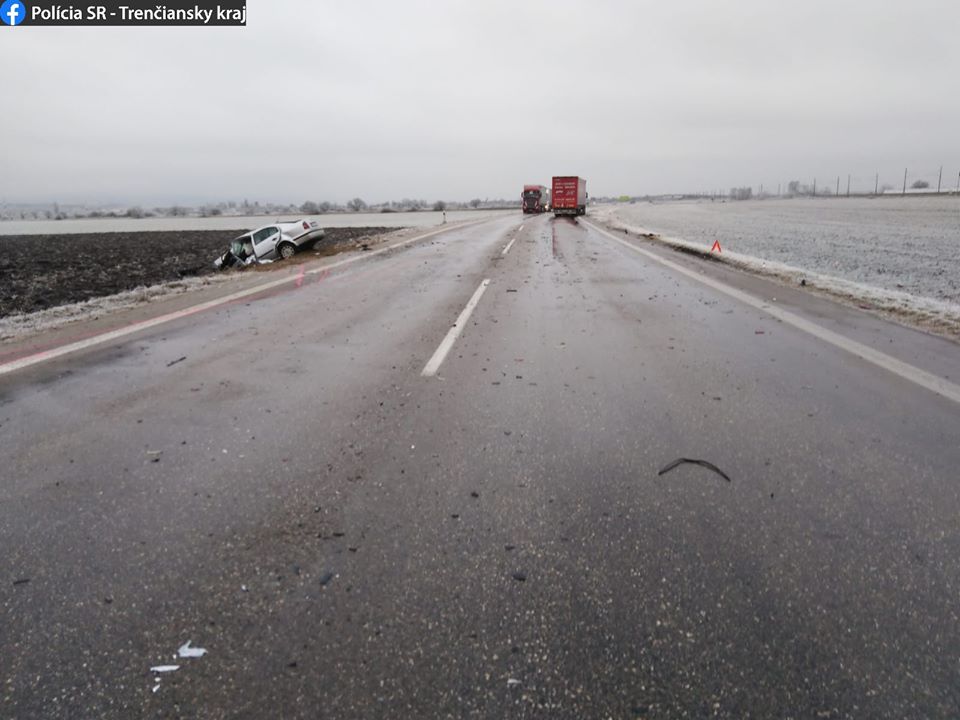 Tragická nehoda, Brunovce, Škoda Octavia, nákladné auto.jpg