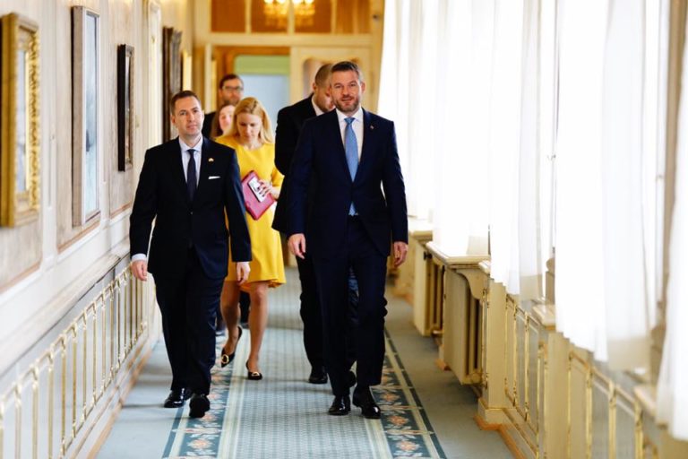 Peter Pellegrini, Andrew Grant