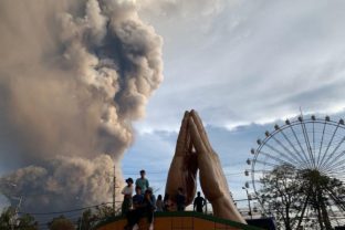Filipíny, výbuch sopky Taal