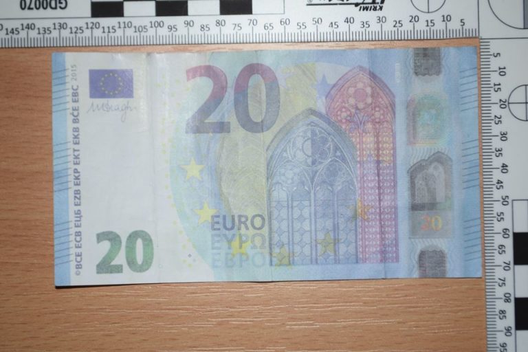 Falošné, peniaze
