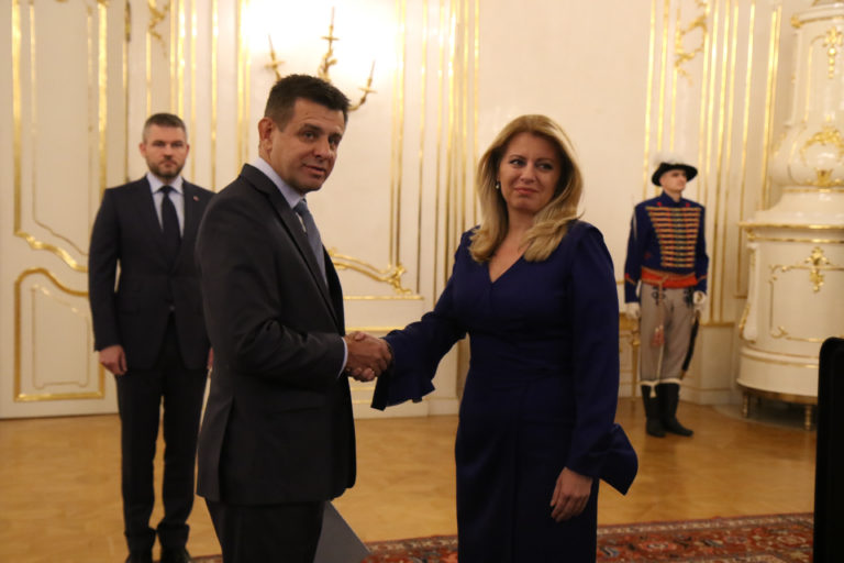 PREZIDENTKA: Prijala demisiu Lászlóa Sólymosa