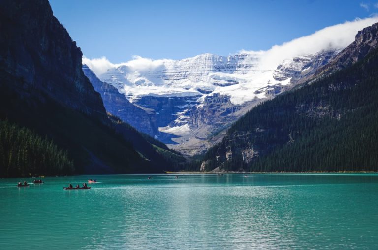 Jazero lake Louise Banff Natioanl Park