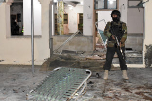 Najmenej deväť ľudí zahynulo po výbuchu, ku ktorému došlo počas piatkových modlitieb v mešite v pakistanskom meste Kvéta.