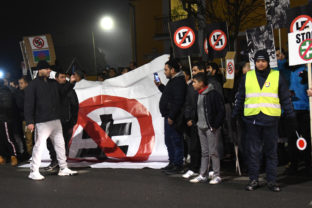 PROTEST: Postavme sa nenávisti a extrémistom