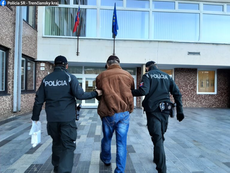 Polícia, ohrozovanie nožom