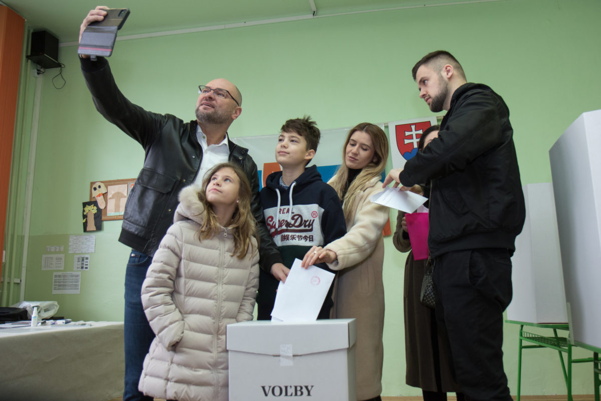 VOĽBY: Volebný akt Richarda Sulíka