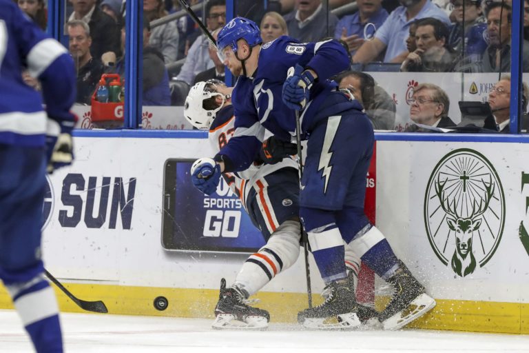 Matt Benning , Erik Černák, Tampa Bay Lightning, Edmonton Oilers