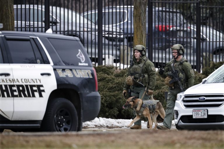 Polícia, streľba, pivovar, Milwaukee