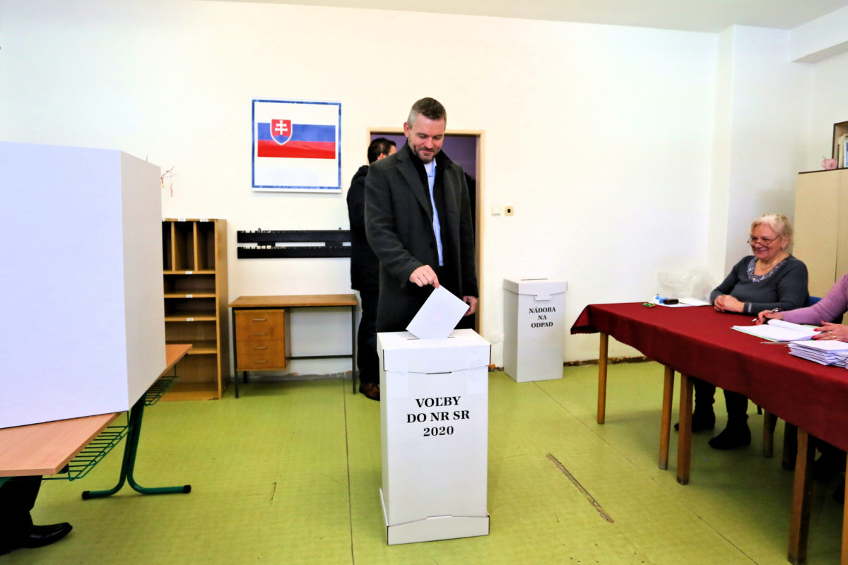 VOĽBY: Volebný akt Petra Pellegriniho