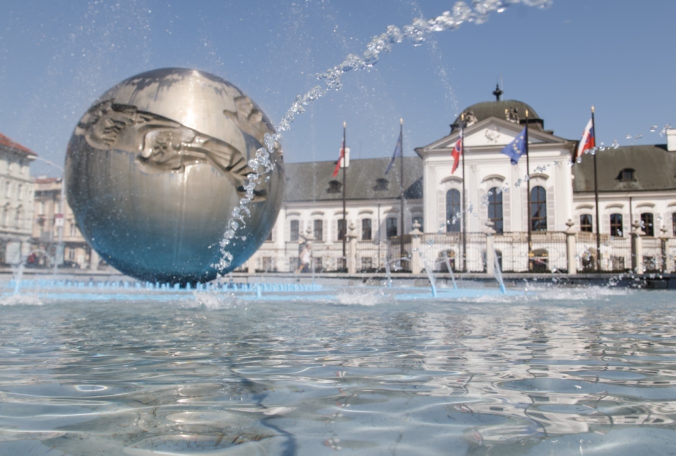 Fontána s názvom Planéta mieru pred Prezidentským palácom v Bratislave prejde v tomto roku rekonštrukciou.